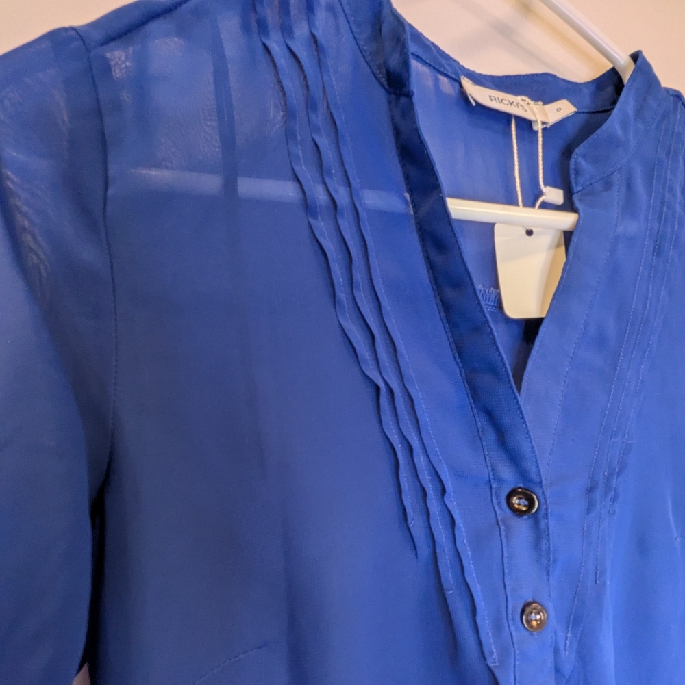 Roll-cuff Sheer Blouse - Picture 7 of 10